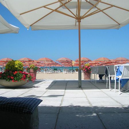 Albergo Punta De L'Est Francavilla Al Mare Exterior foto