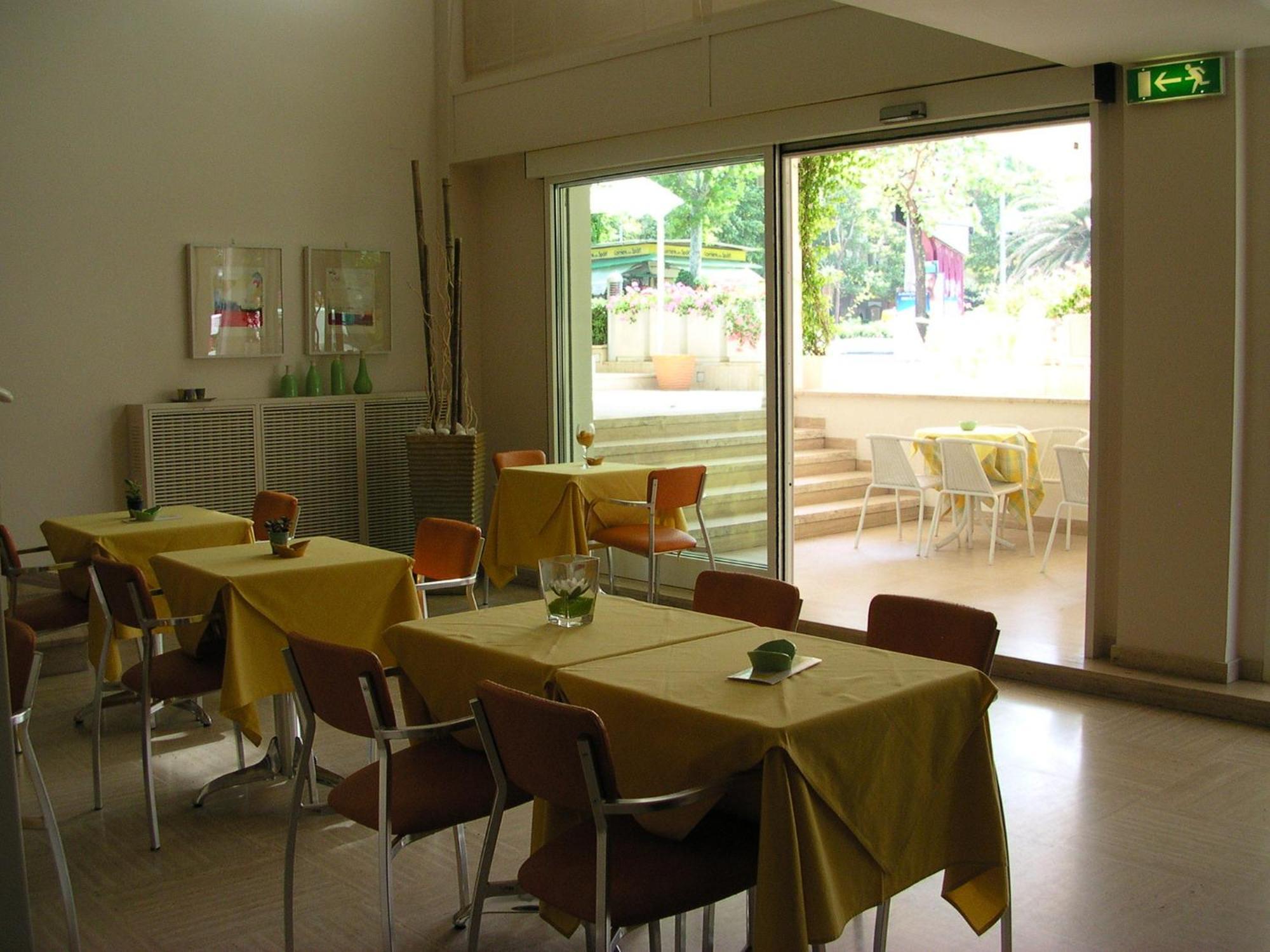 Albergo Punta De L'Est Francavilla Al Mare Exterior foto
